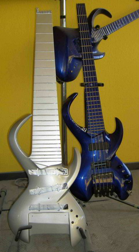 Before black paint effects and logo application.
[hi-res = 1424x2574 210KB]